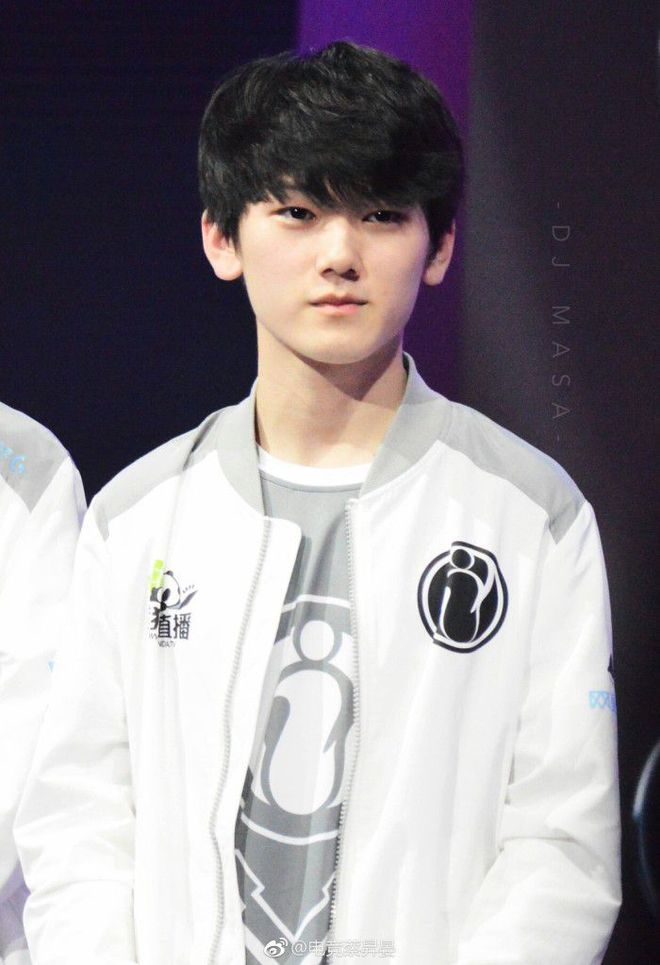 新闻一起来免费吃鸡！《绝地求生》已正式转为免费游戏